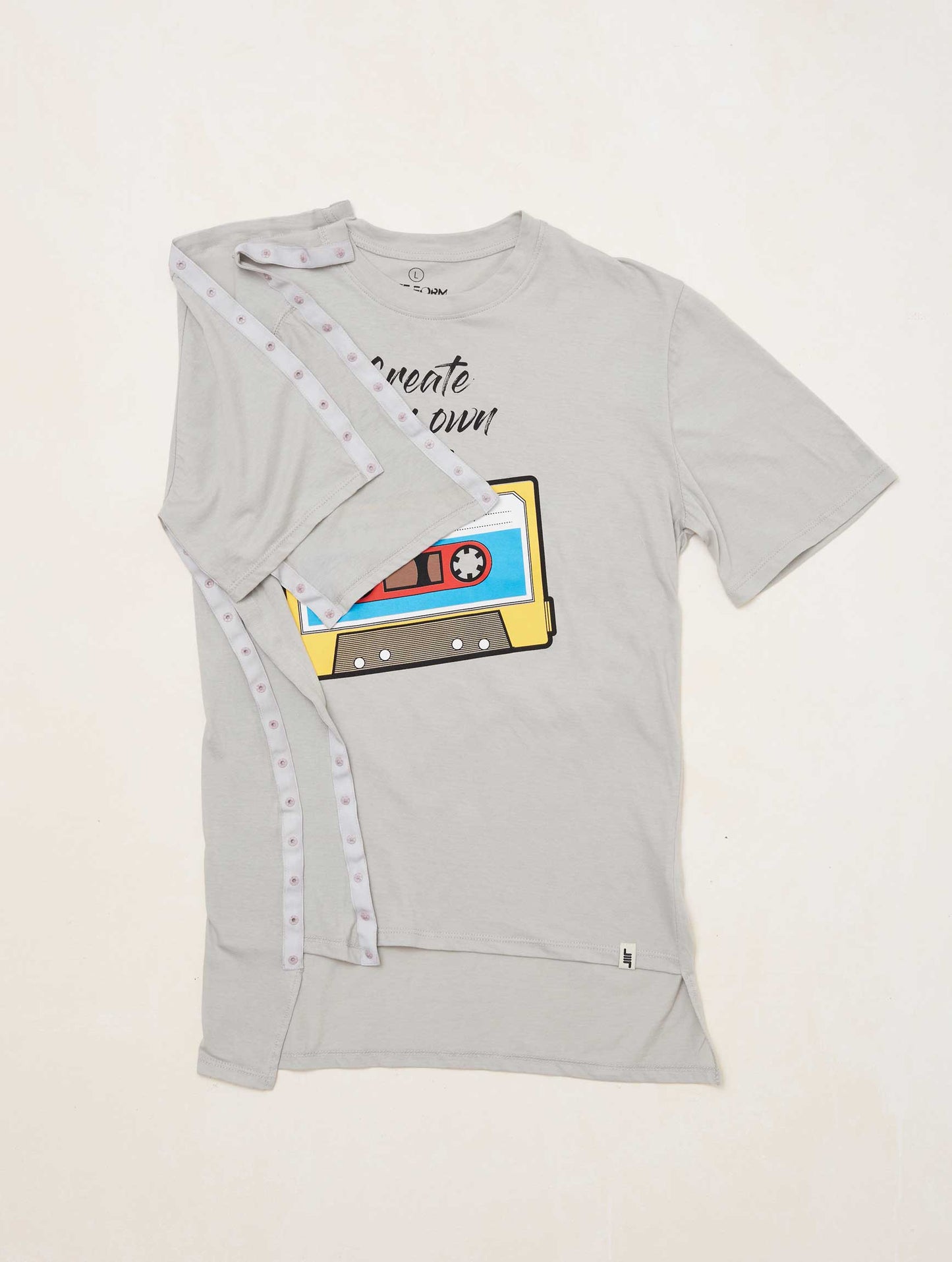 Camiseta hombre manga corta "CASSETTE" gris