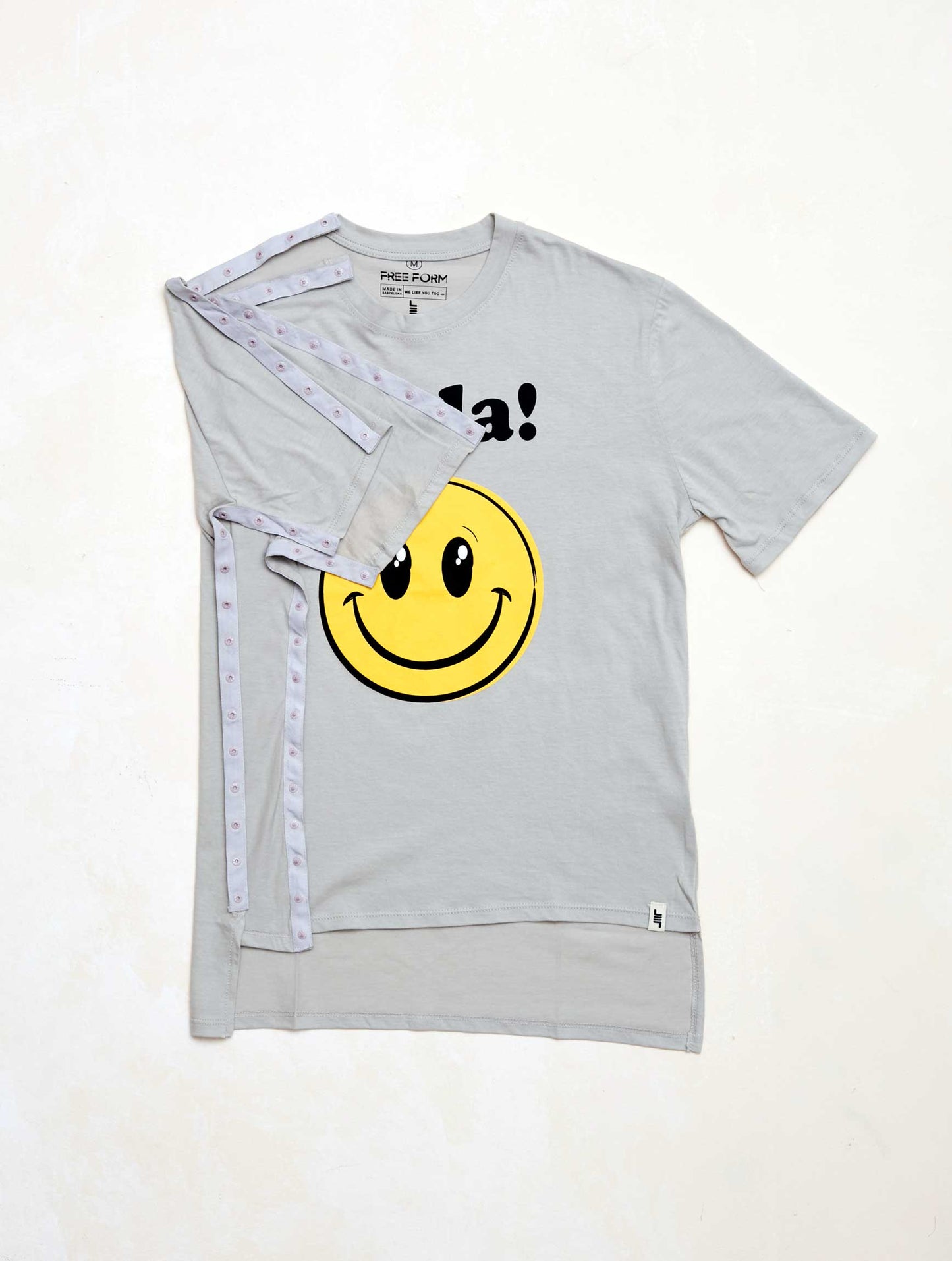 Camiseta manga corta "SMILE" gris