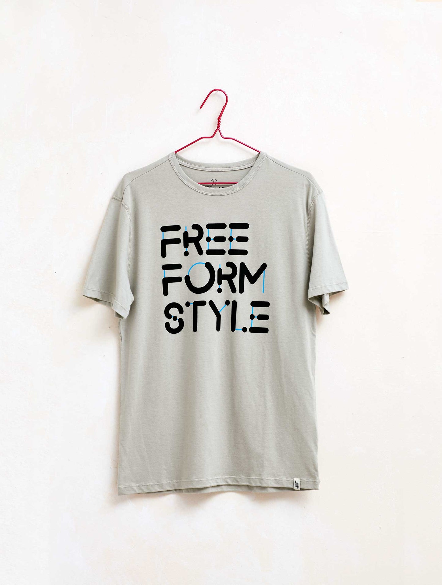 Camiseta Unisex FREE FORM STYLE LOGO